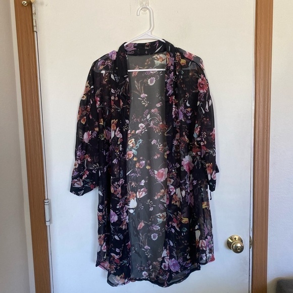 One size ladies, large/extra large open front kimono floral - Picture 2 of 3